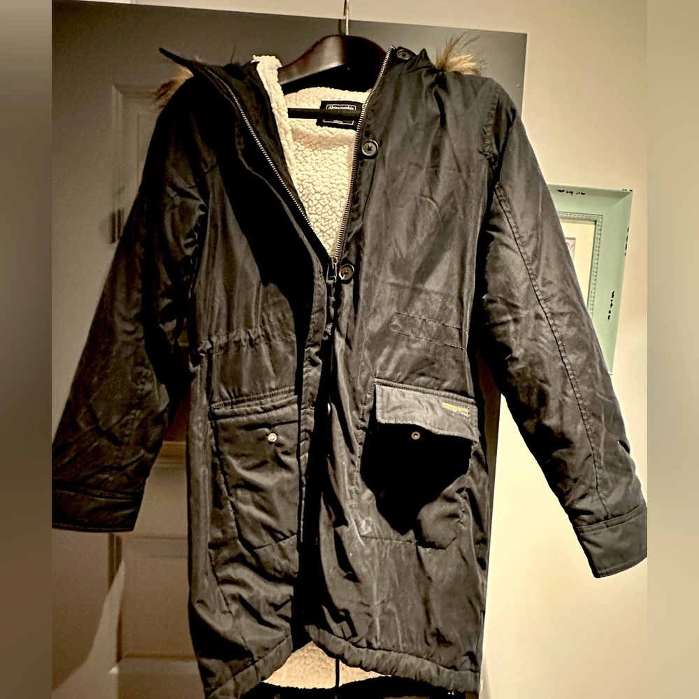 Abercrombie coat worn 2x  Navy